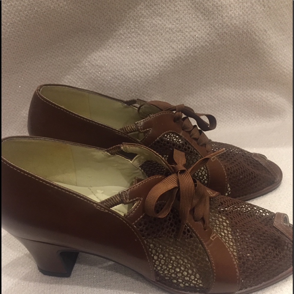 Boots - Picture 2 of 5